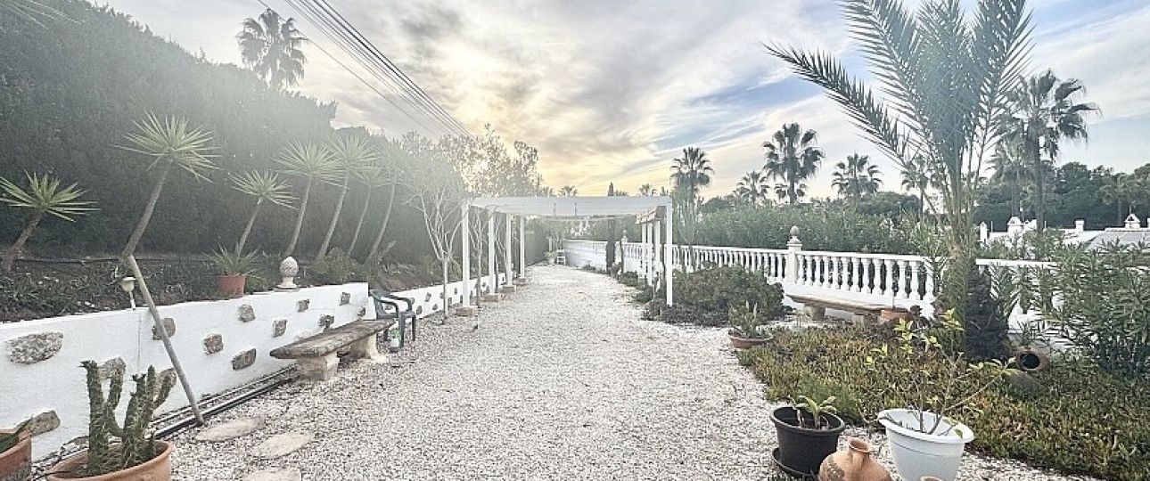 Resale - Villa - Orihuela - Villamartin