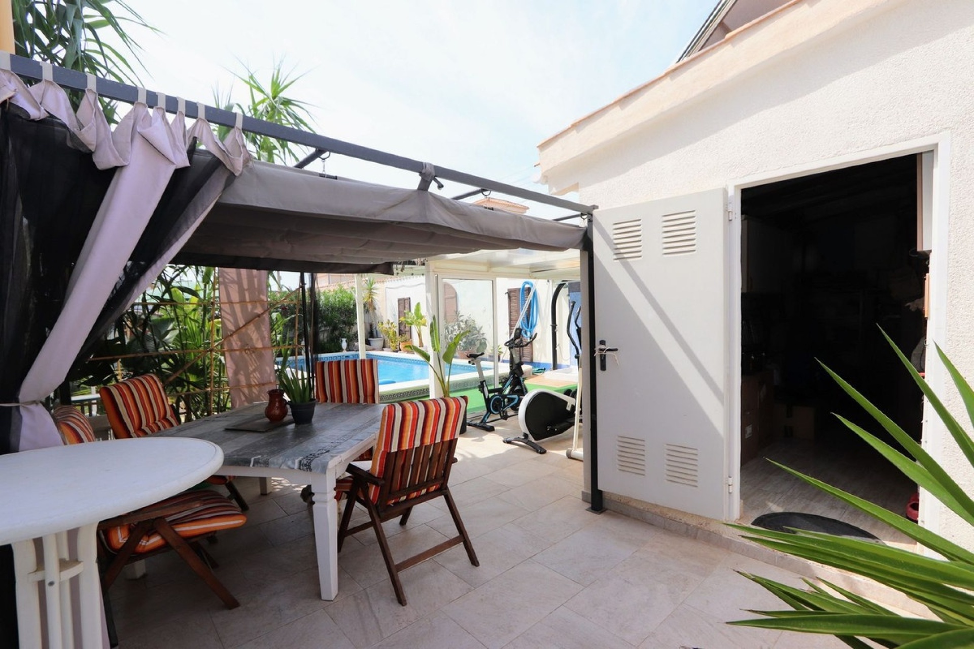 Resale - Villa - Orihuela - Villamartin