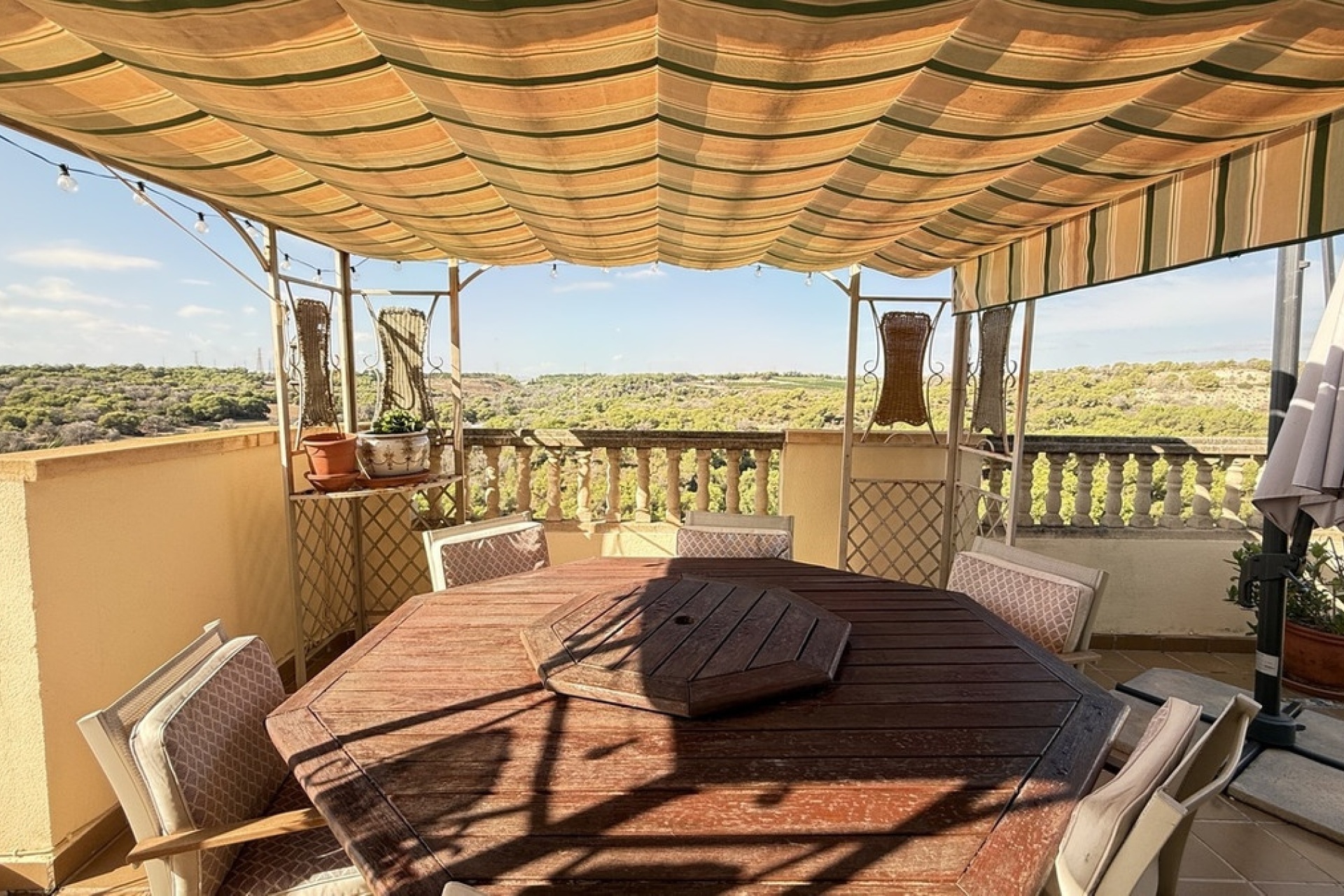 Resale - Villa - Orihuela - Villamartin
