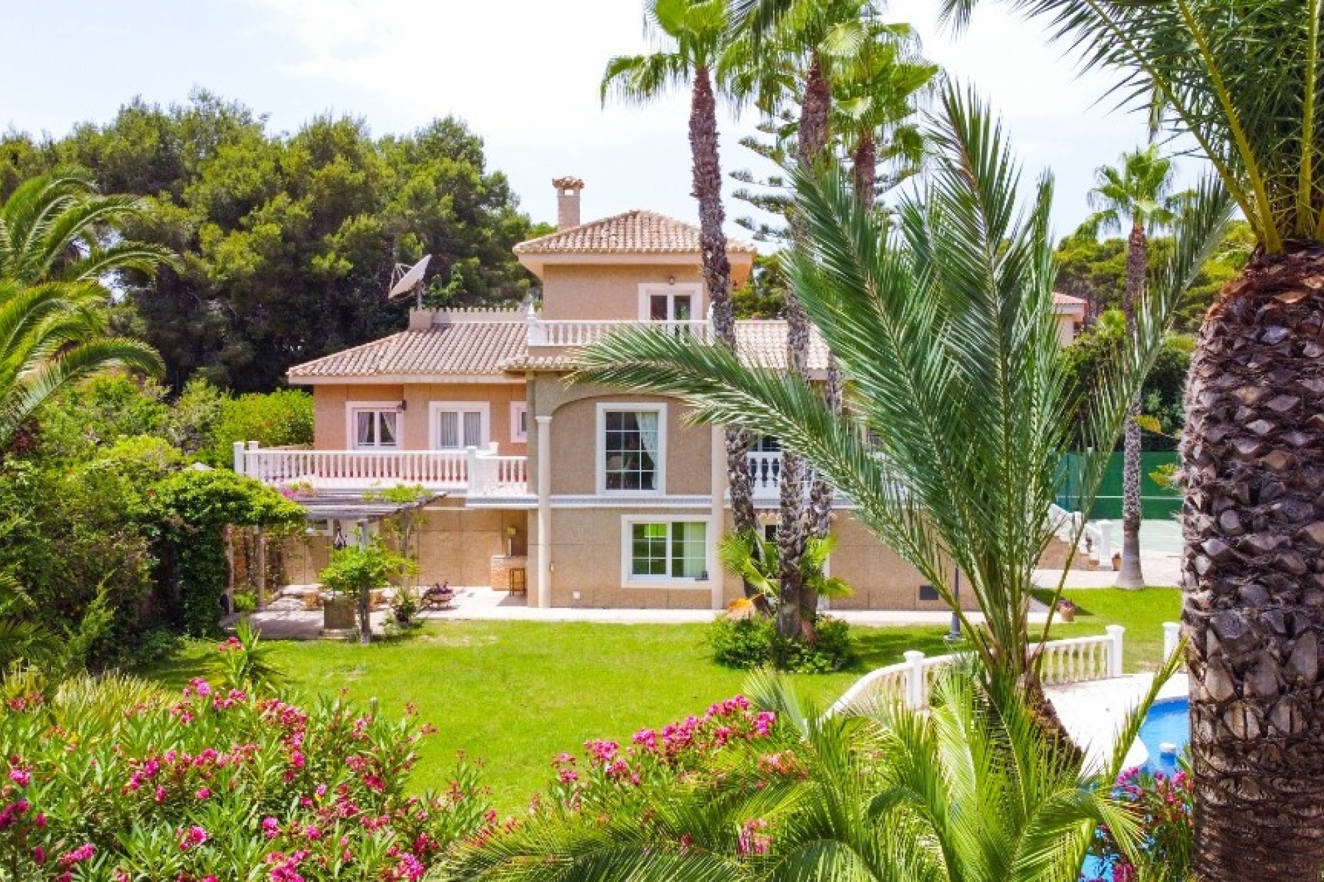 Resale - Villa - Orihuela - Villamartin