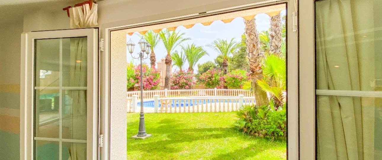 Resale - Villa - Orihuela - Villamartin