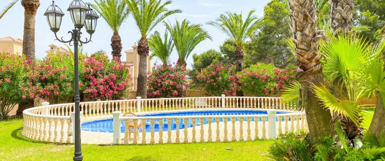 Resale - Villa - Orihuela - Villamartin