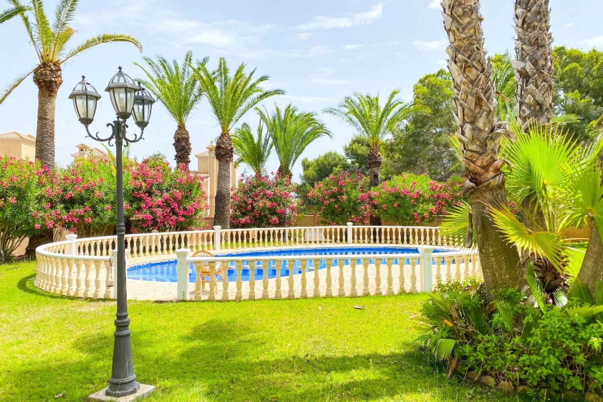 Resale - Villa - Orihuela - Villamartin