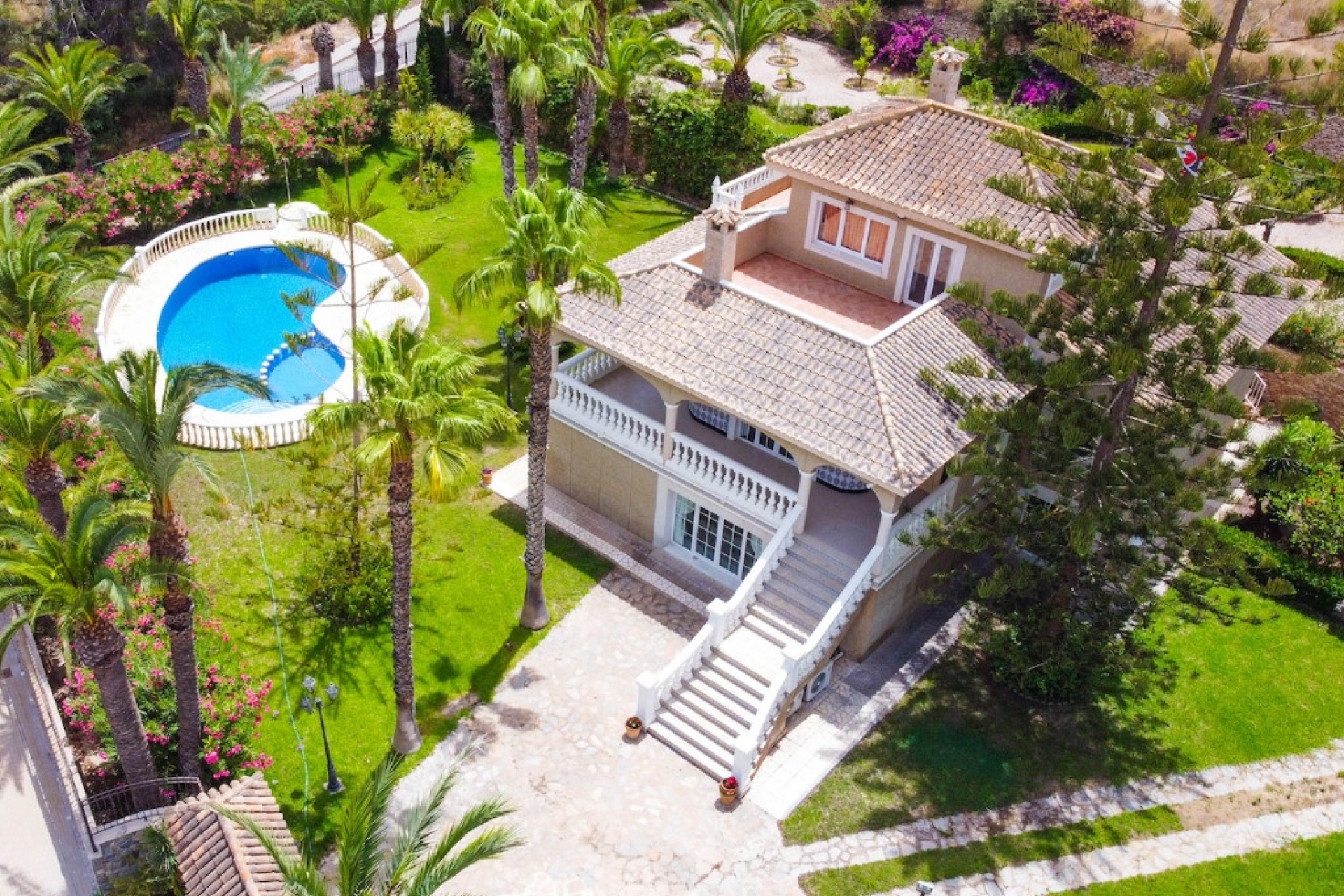 Resale - Villa - Orihuela - Villamartin