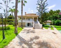 Resale - Villa - Orihuela - Villamartin
