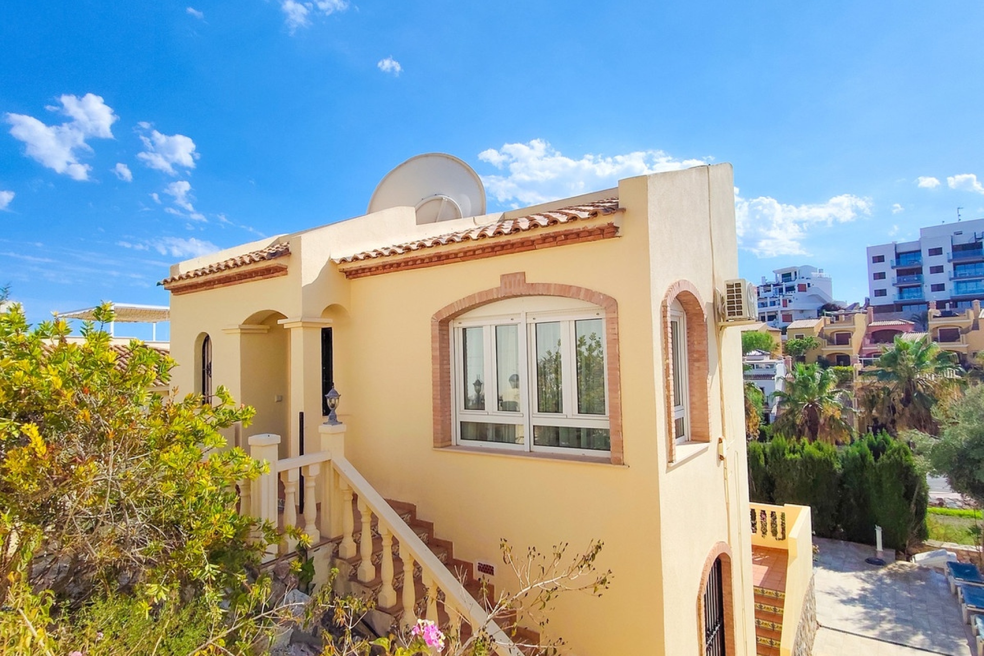 Resale - Villa - Orihuela - Villamartin
