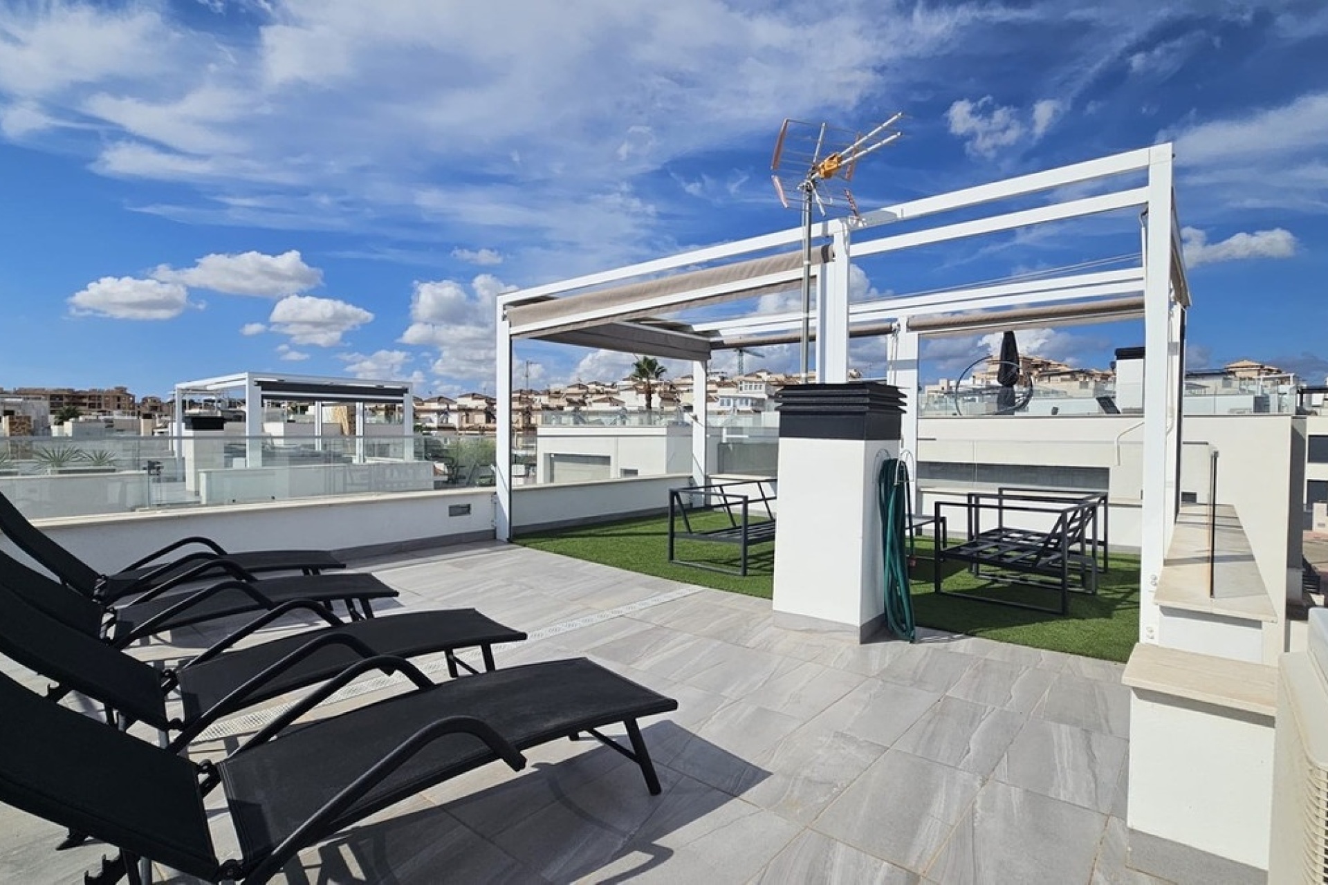 Resale - Villa - Orihuela - Villamartin