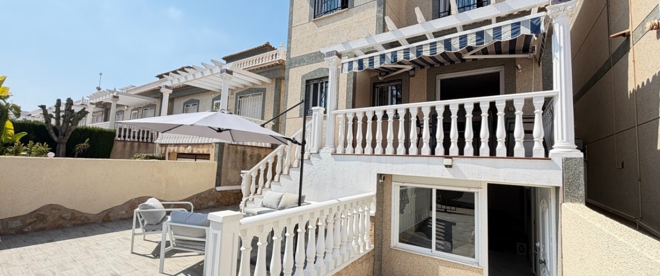 Resale - Villa - Orihuela - Villamartin