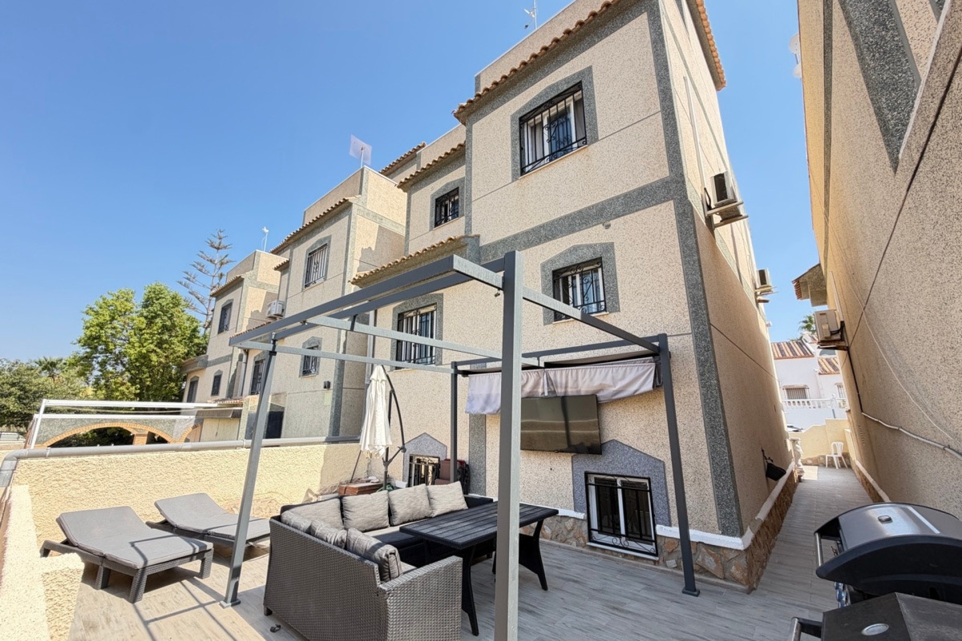 Resale - Villa - Orihuela - Villamartin