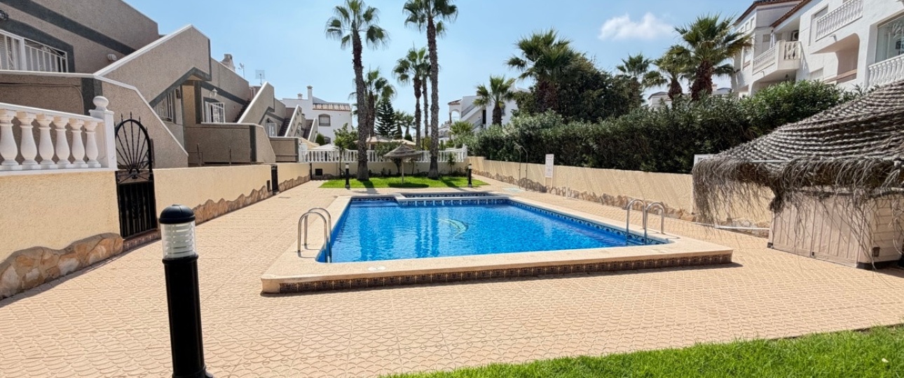 Resale - Villa - Orihuela - Villamartin