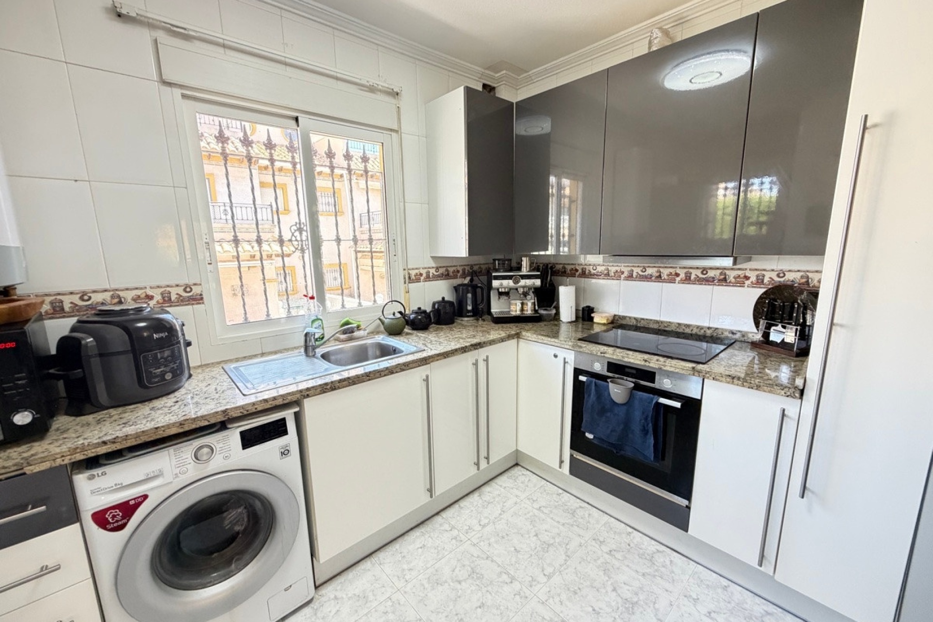 Resale - Villa - Orihuela - Villamartin