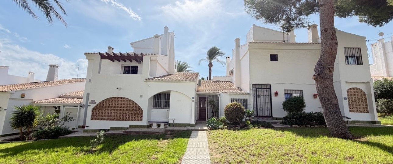 Resale - Villa - Orihuela - Villamartin