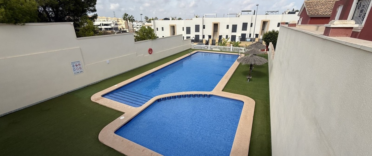 Resale - Villa - Orihuela - Villamartin