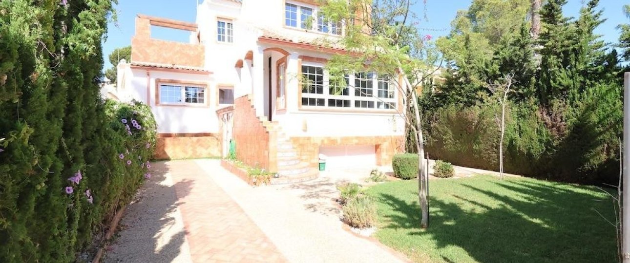 Resale - Villa - Orihuela - Villamartin