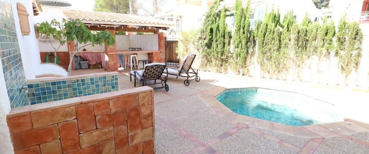 Resale - Villa - Orihuela - Villamartin