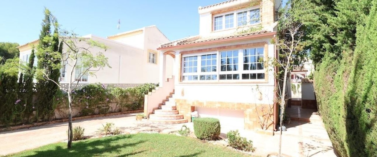 Resale - Villa - Orihuela - Villamartin