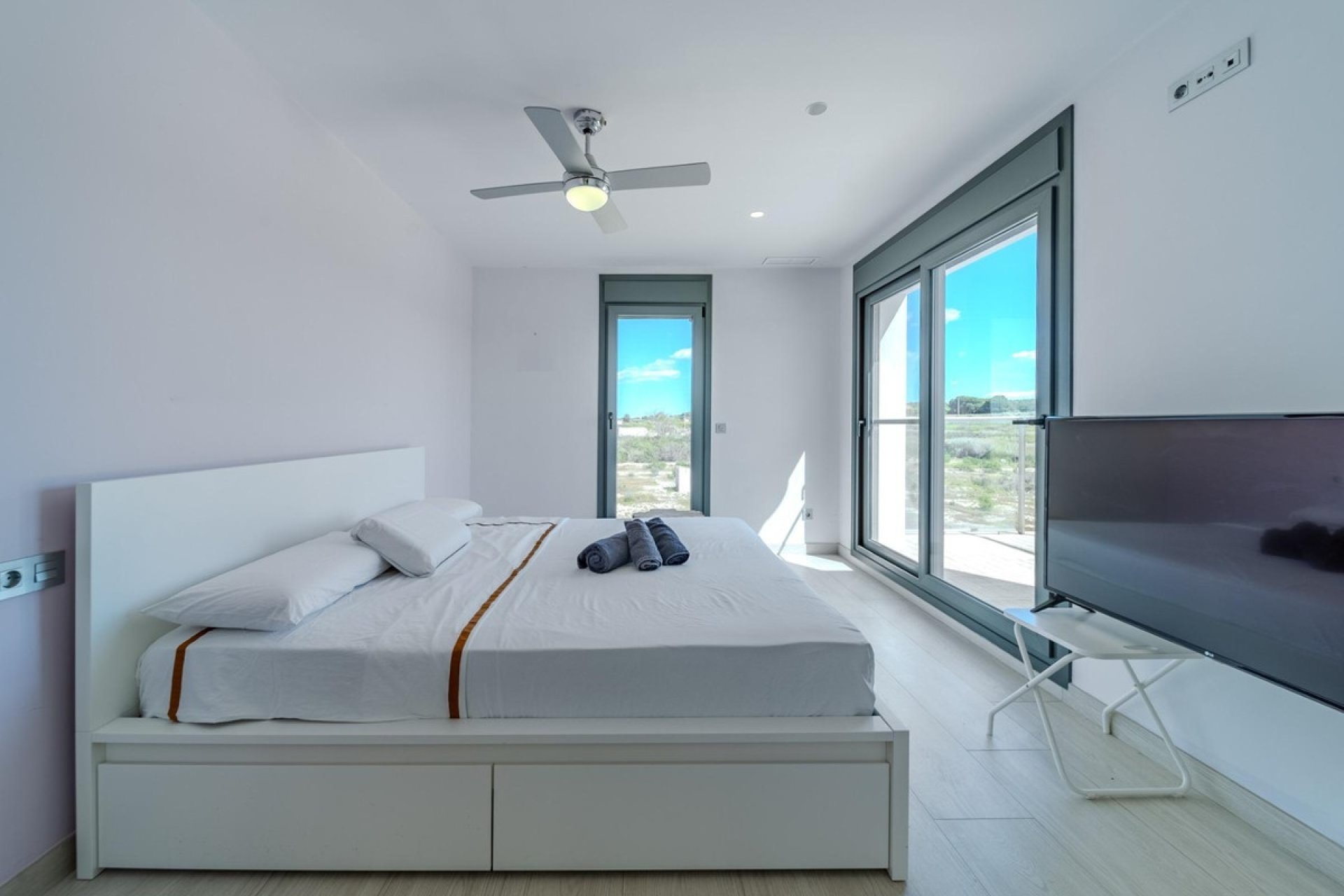 Resale - Villa - San Fulgencio - La Marina