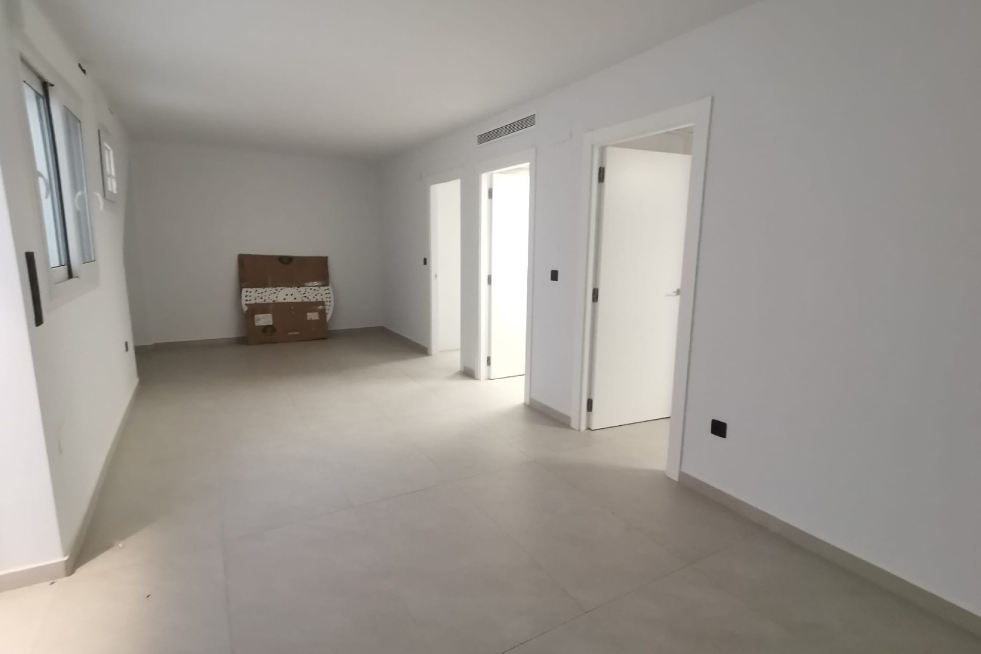 Rynek pierwotny - Laguna Azul Villa - Los Montesinos - La Herrada