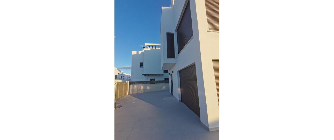 Rynek pierwotny - Laguna Azul Villa - Los Montesinos - La Herrada