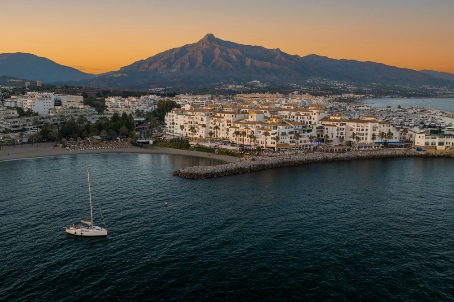 Rynek pierwotny - Villa - Estepona - Bel Air