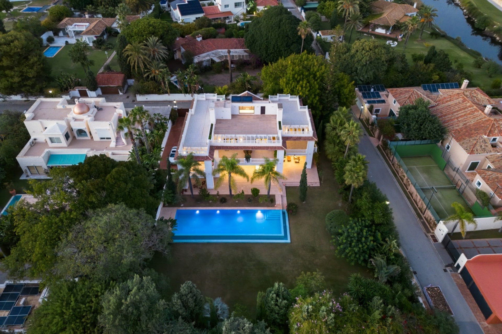Rynek pierwotny - Villa - Estepona - Estepona Centro