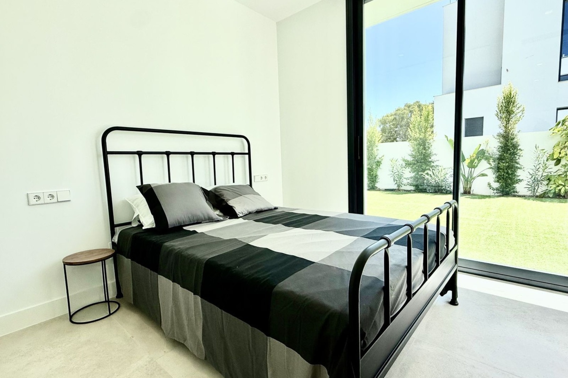 Rynek pierwotny - Villa - Estepona - New Golden Mile