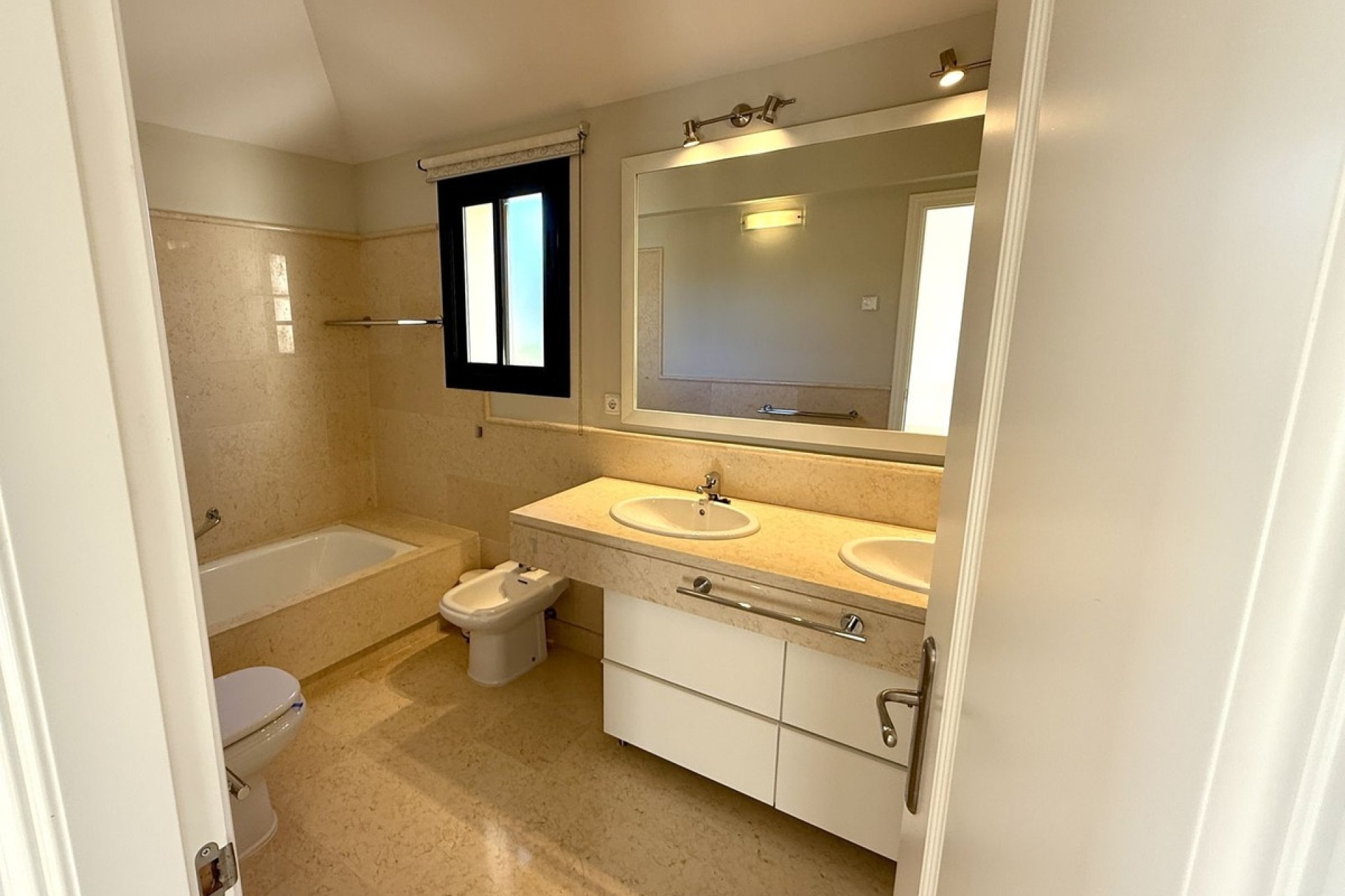 Rynek wtórny - apartment - Benahavís - Benahavís Centro