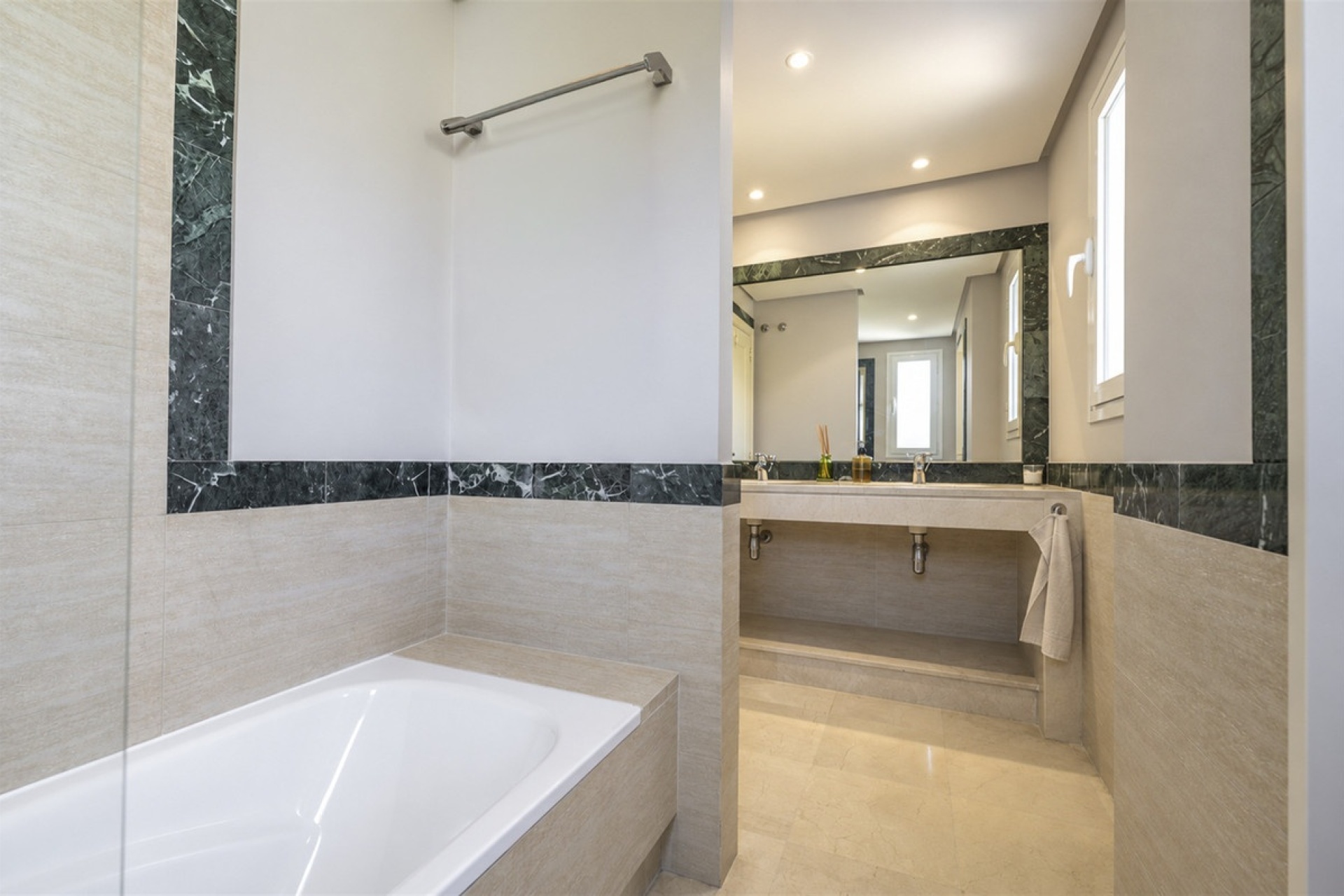 Rynek wtórny - apartment - Benahavís - Benahavís Centro