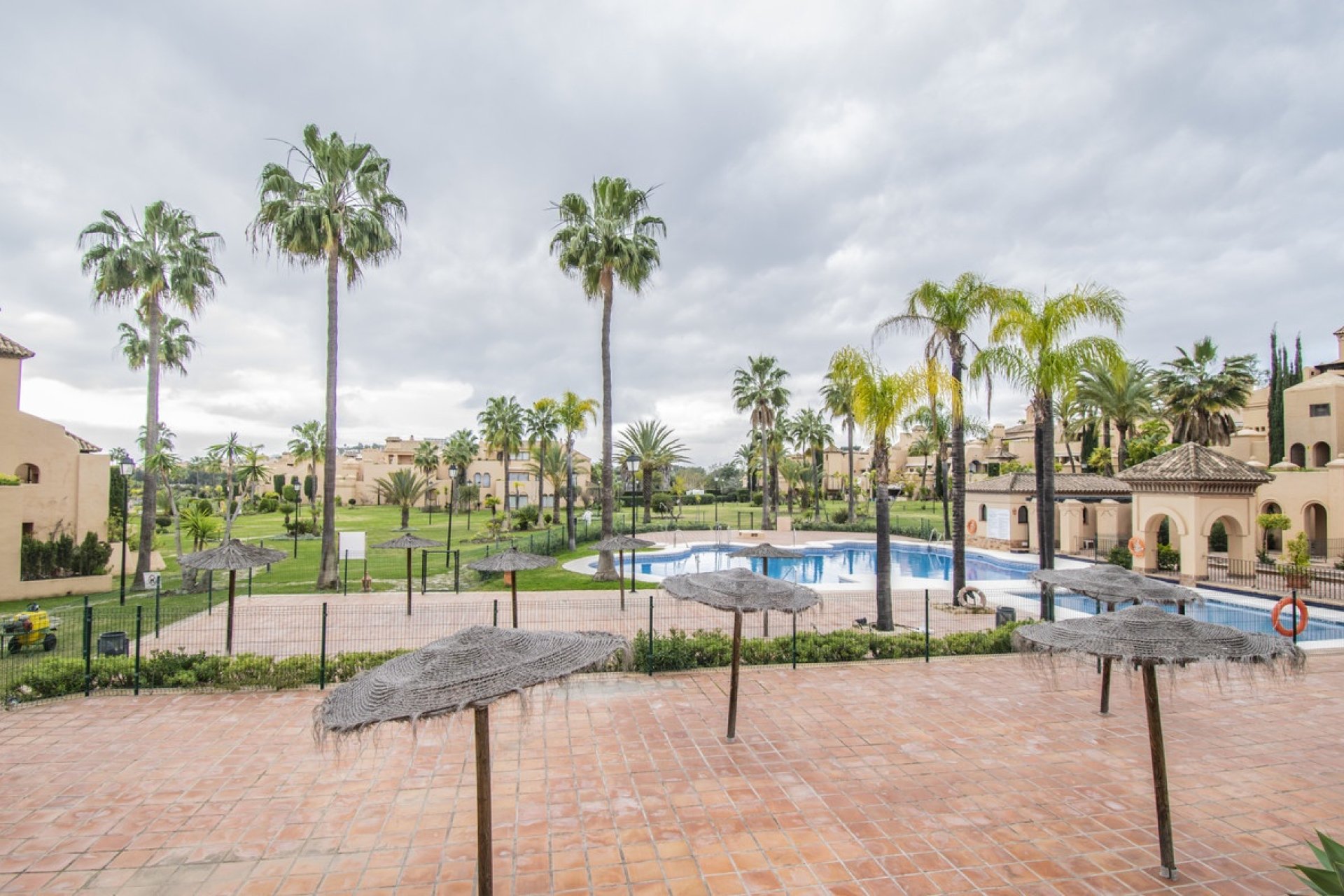 Rynek wtórny - apartment - Estepona - Atalaya