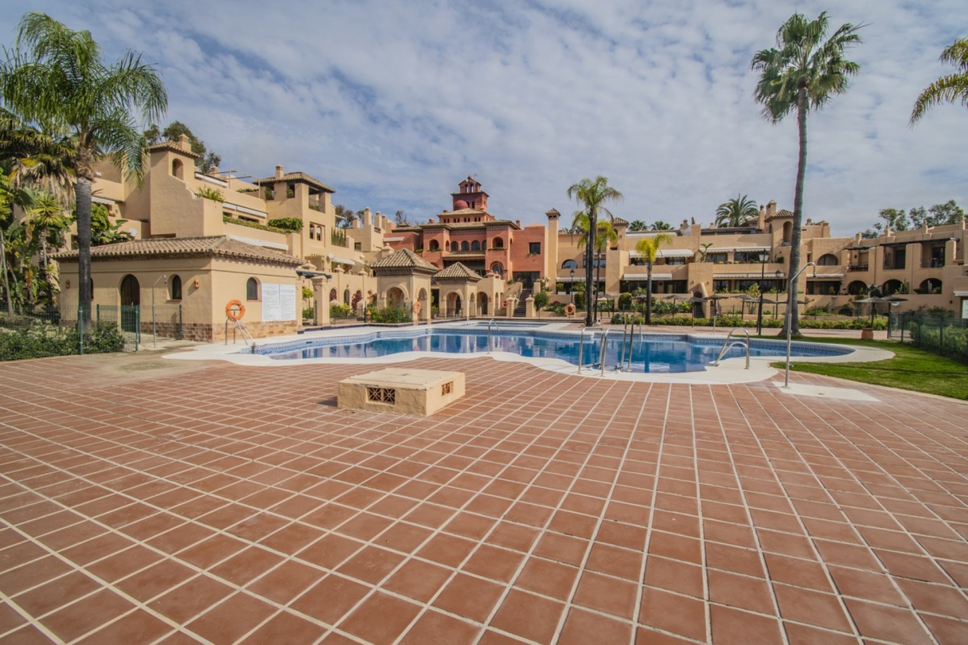 Rynek wtórny - apartment - Estepona - Atalaya
