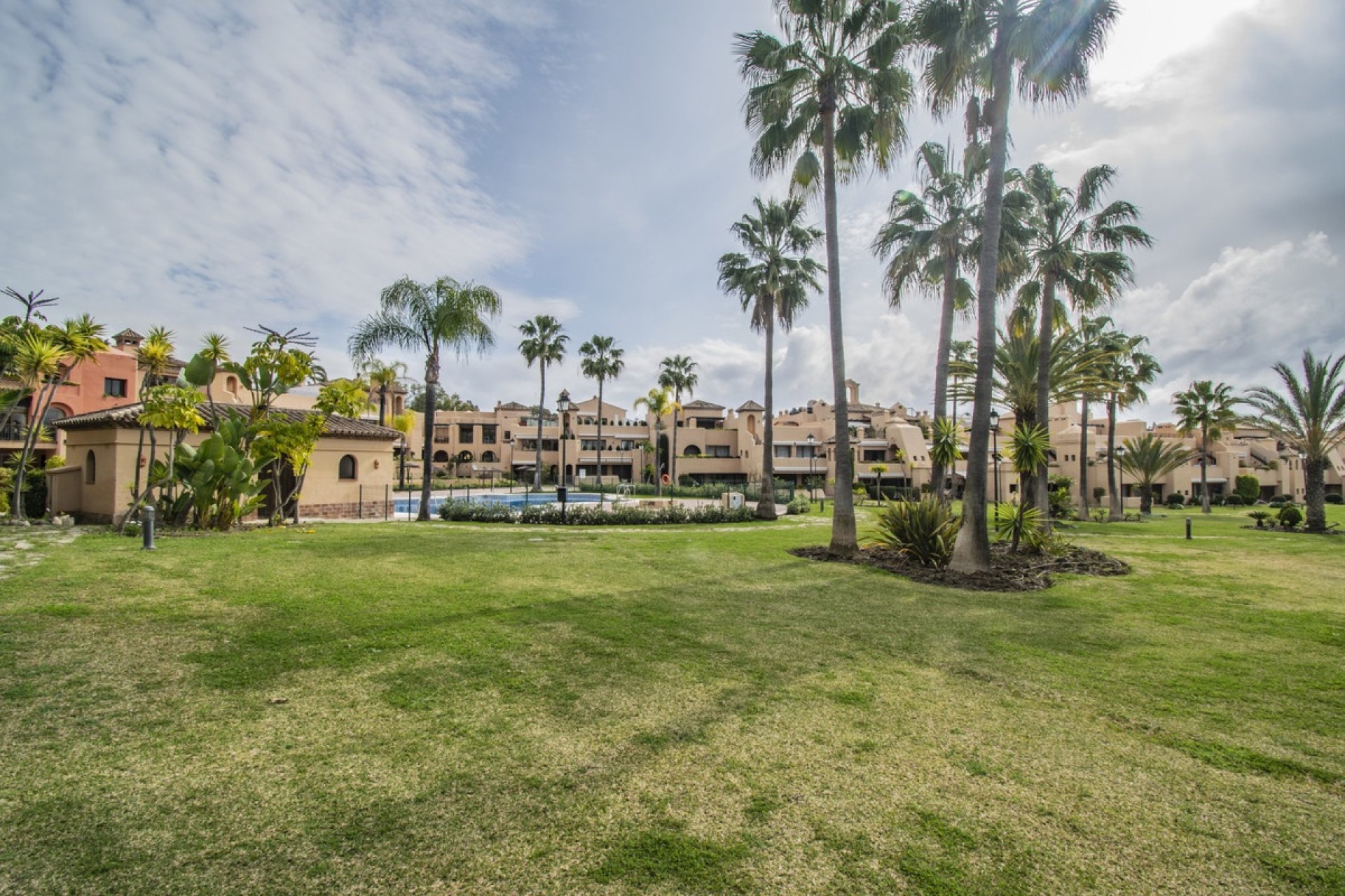Rynek wtórny - apartment - Estepona - Atalaya