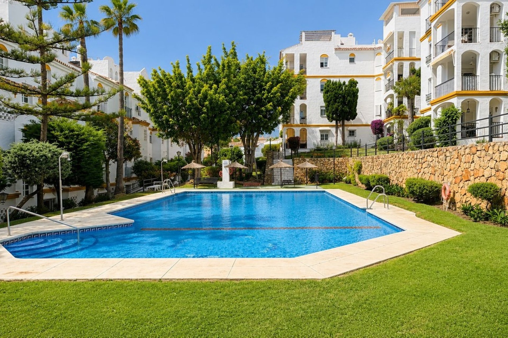 Rynek wtórny - apartment - Estepona - Atalaya