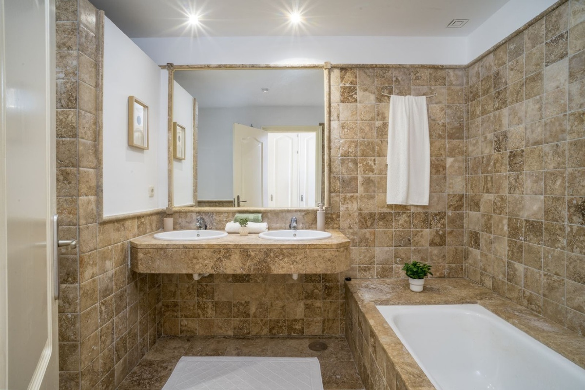 Rynek wtórny - apartment - Estepona - Atalaya