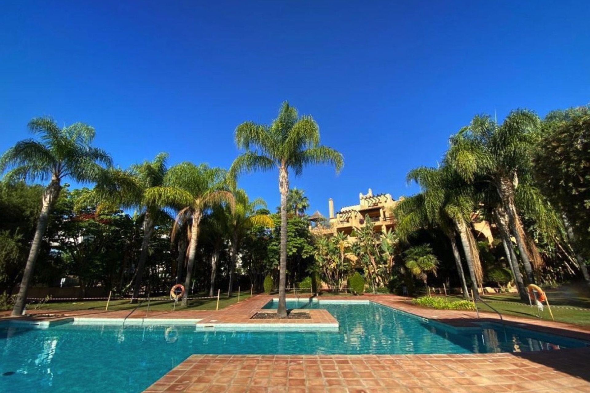 Rynek wtórny - apartment - Estepona - Atalaya