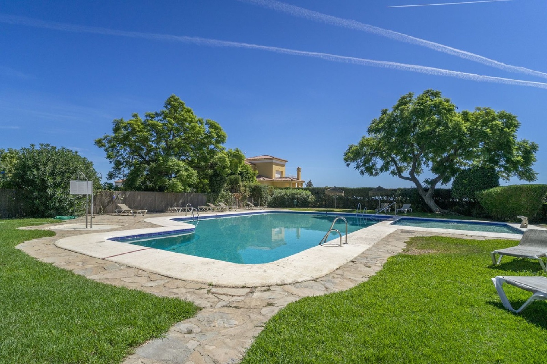 Rynek wtórny - apartment - Estepona - Atalaya