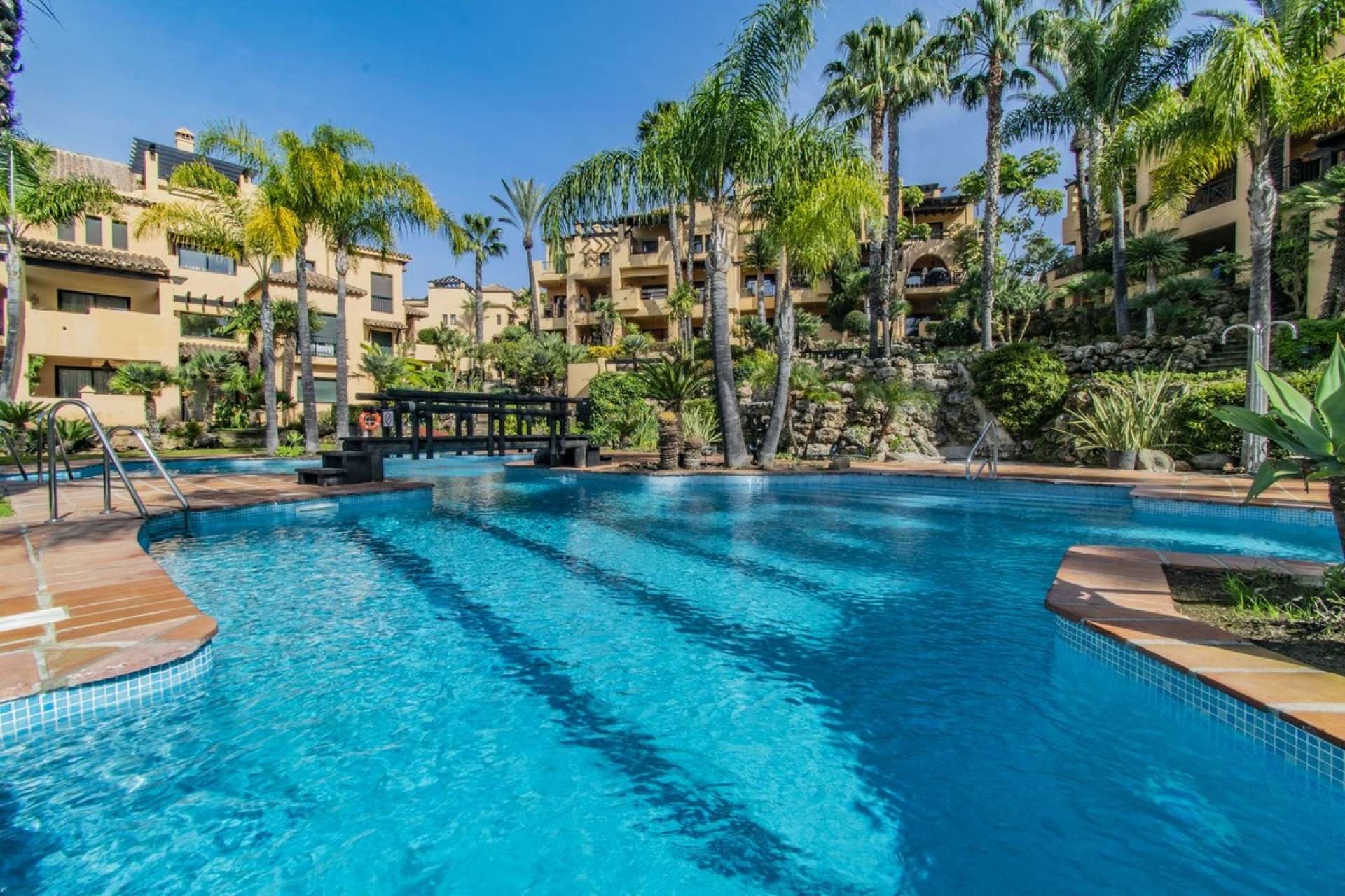Rynek wtórny - apartment - Estepona - Atalaya