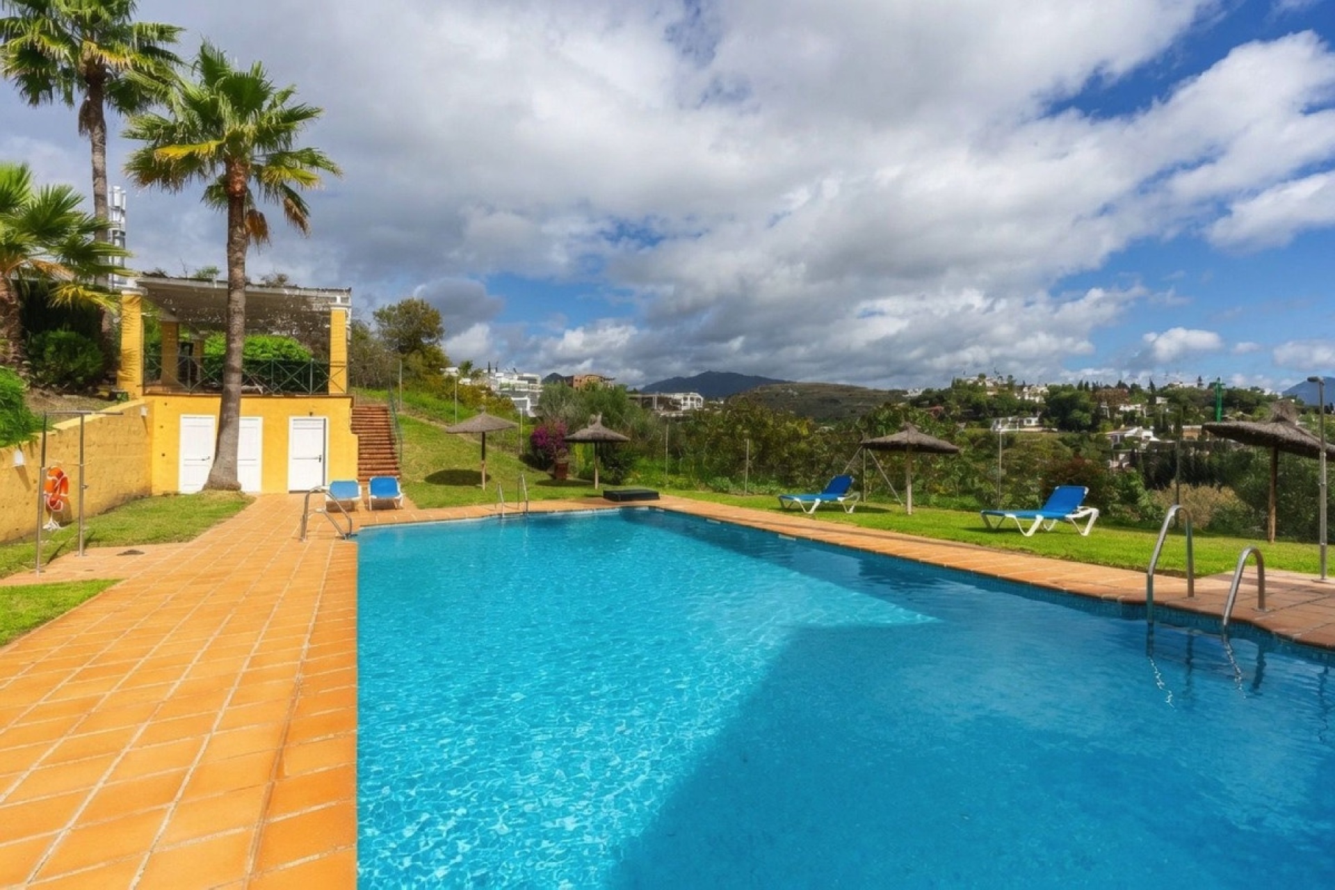 Rynek wtórny - apartment - Estepona - Bel Air