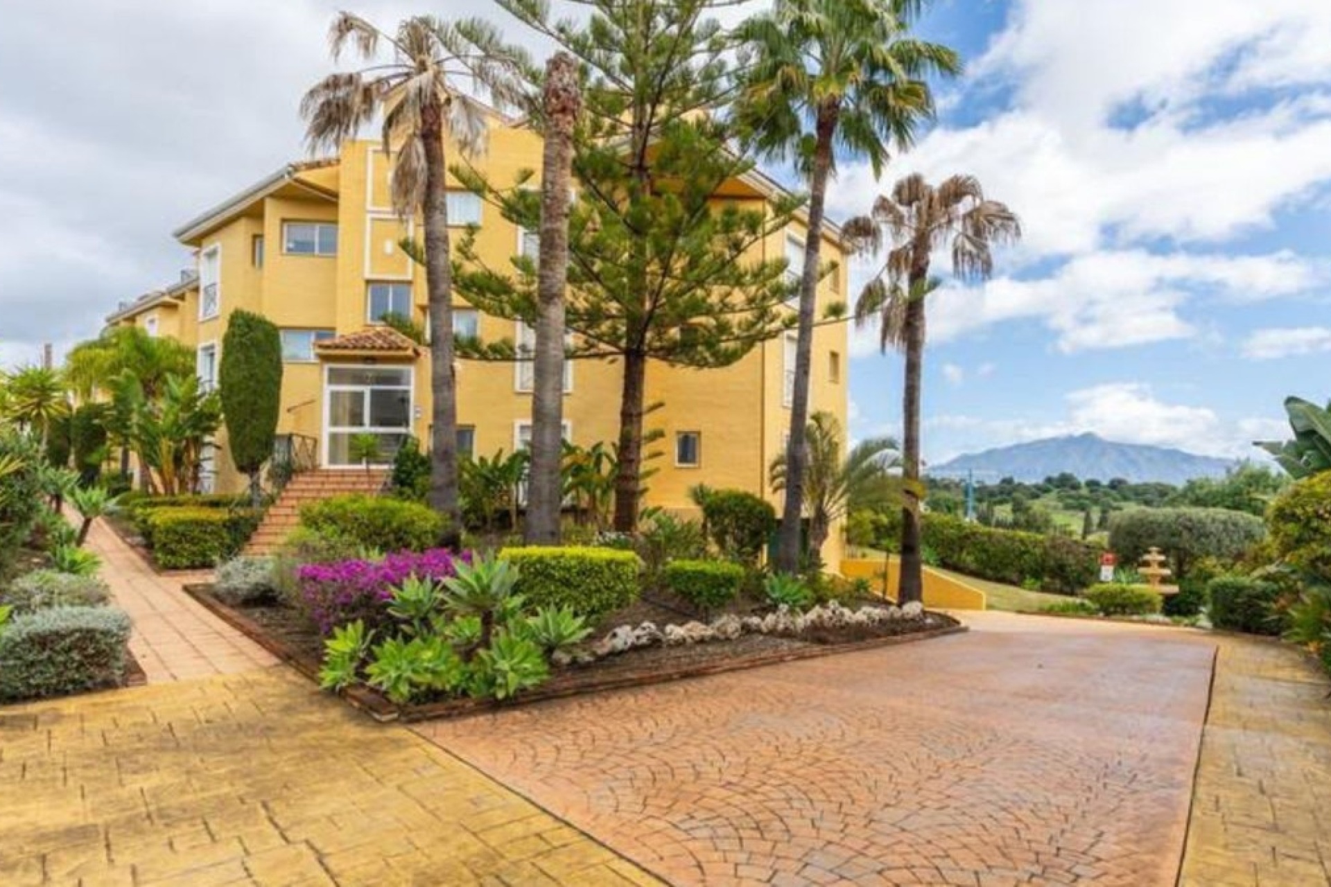 Rynek wtórny - apartment - Estepona - Bel Air