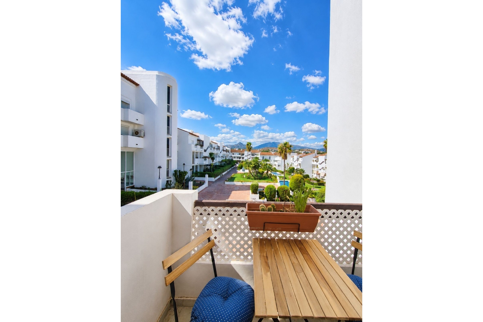 Rynek wtórny - apartment - Estepona - Bel Air