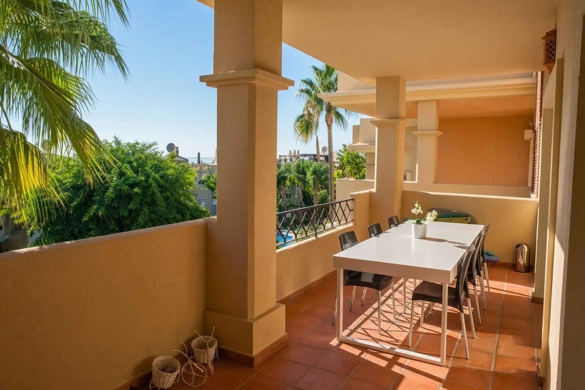 Rynek wtórny - apartment - Estepona - Bel Air