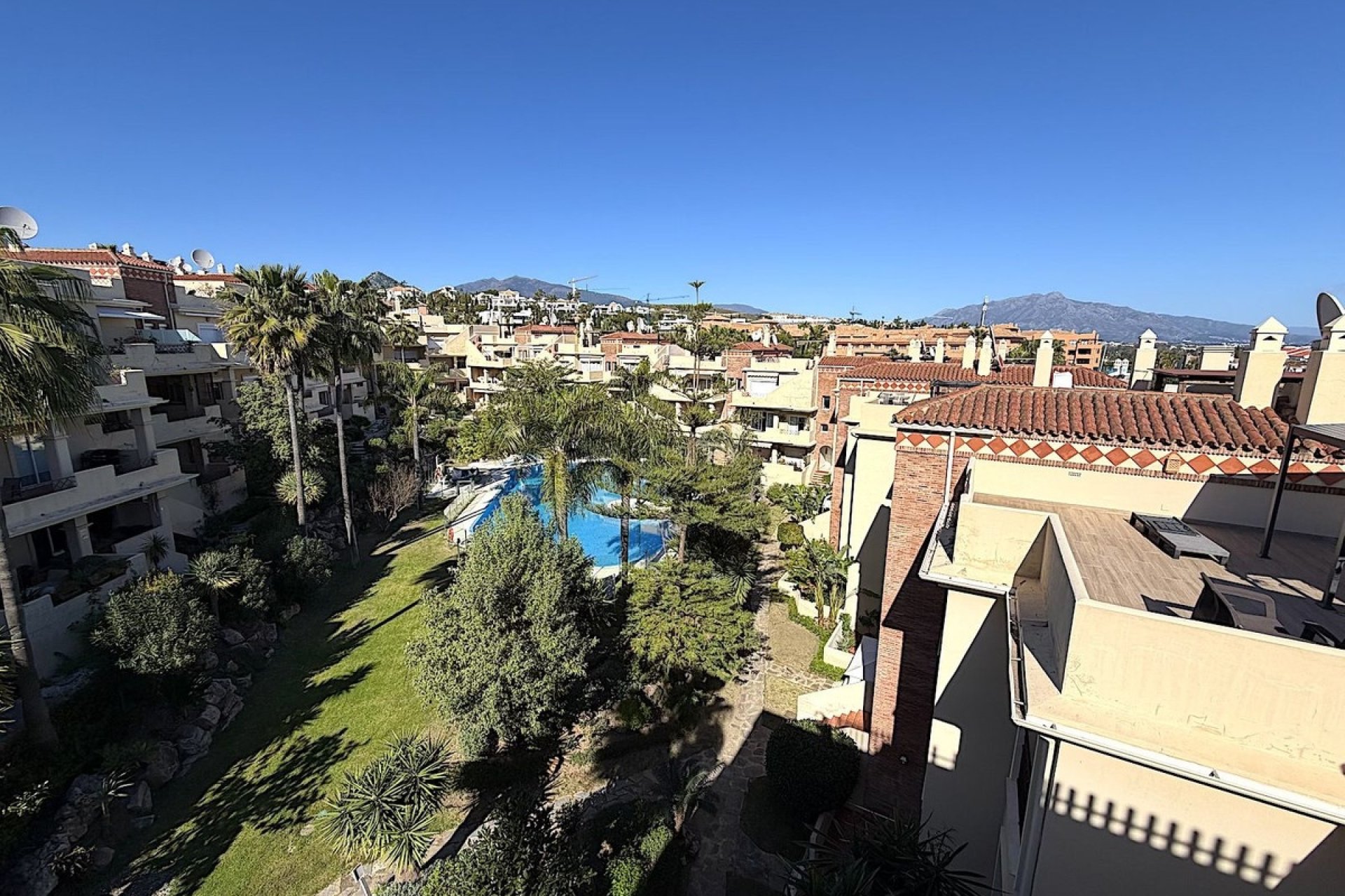 Rynek wtórny - apartment - Estepona - Bel Air