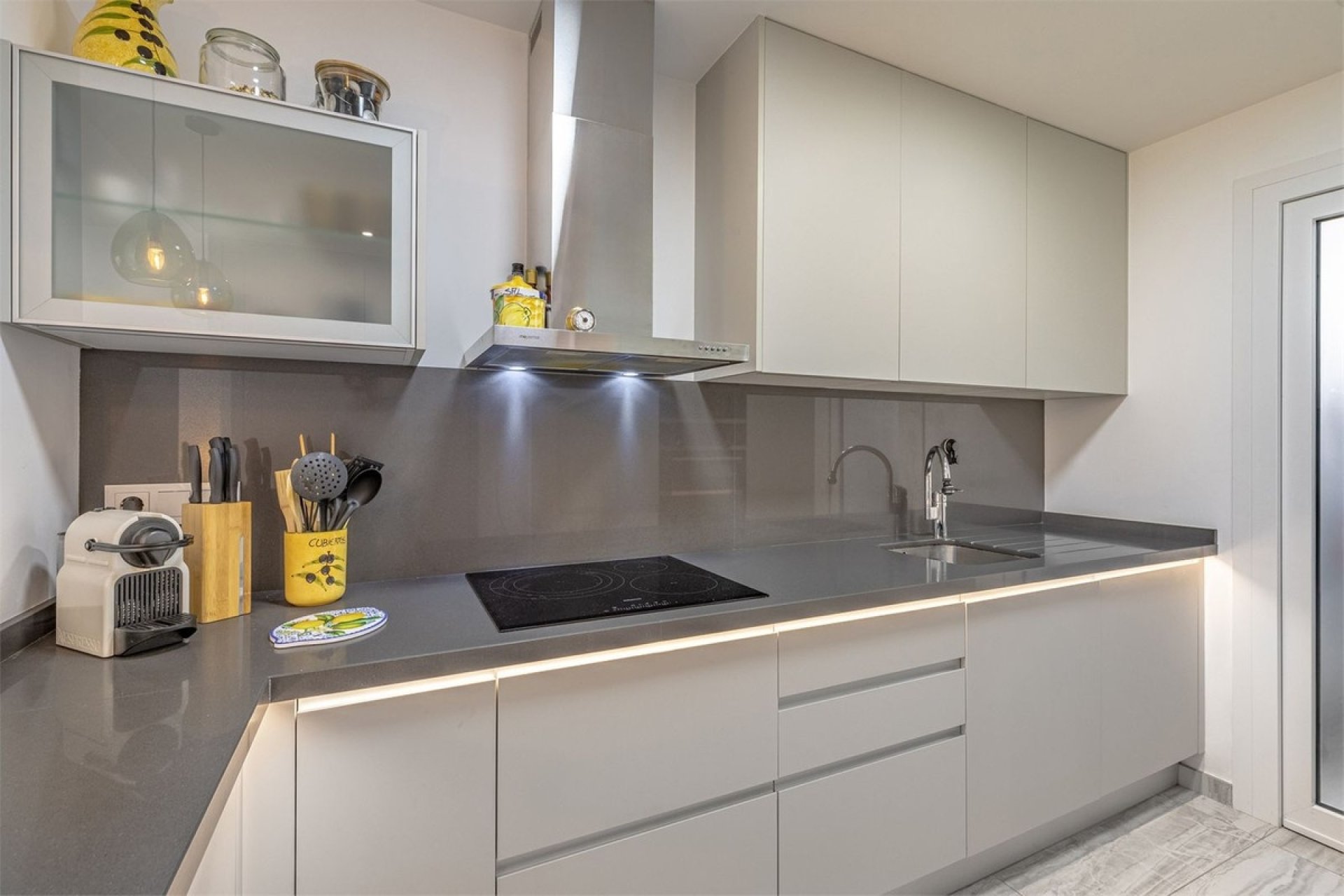 Rynek wtórny - apartment - Estepona - Bel Air