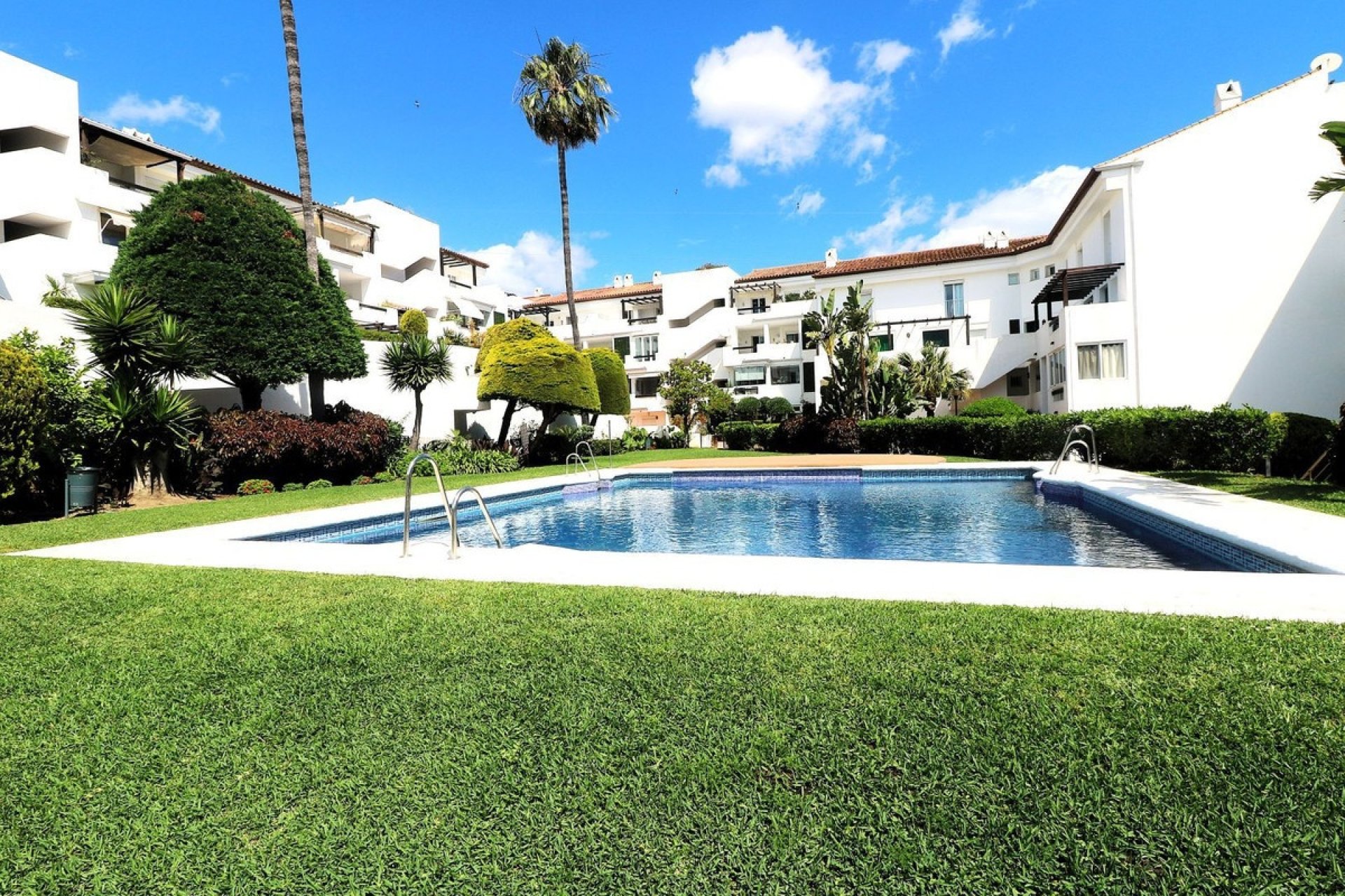 Rynek wtórny - apartment - Estepona - Bel Air