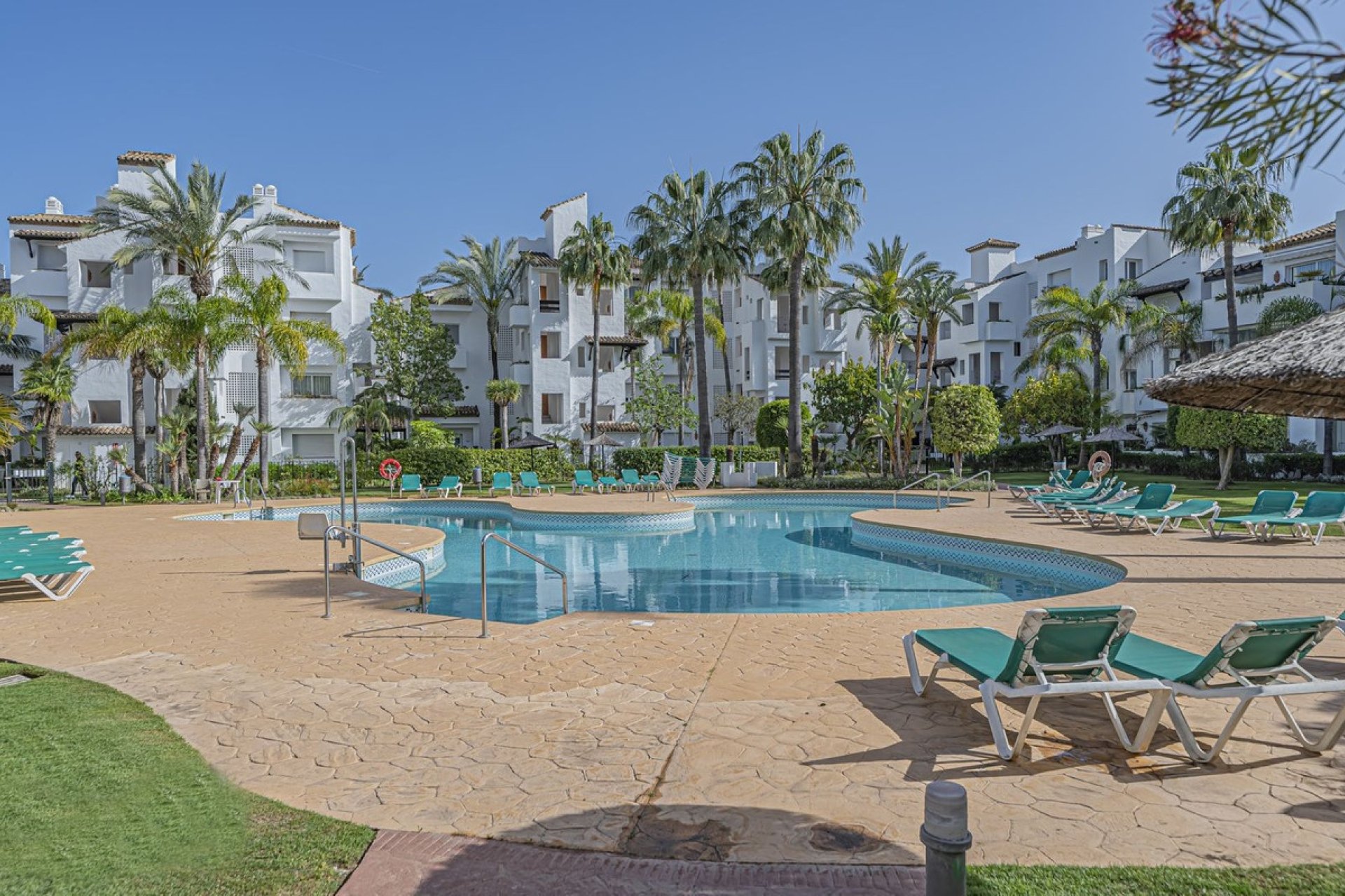 Rynek wtórny - apartment - Estepona - Costalita
