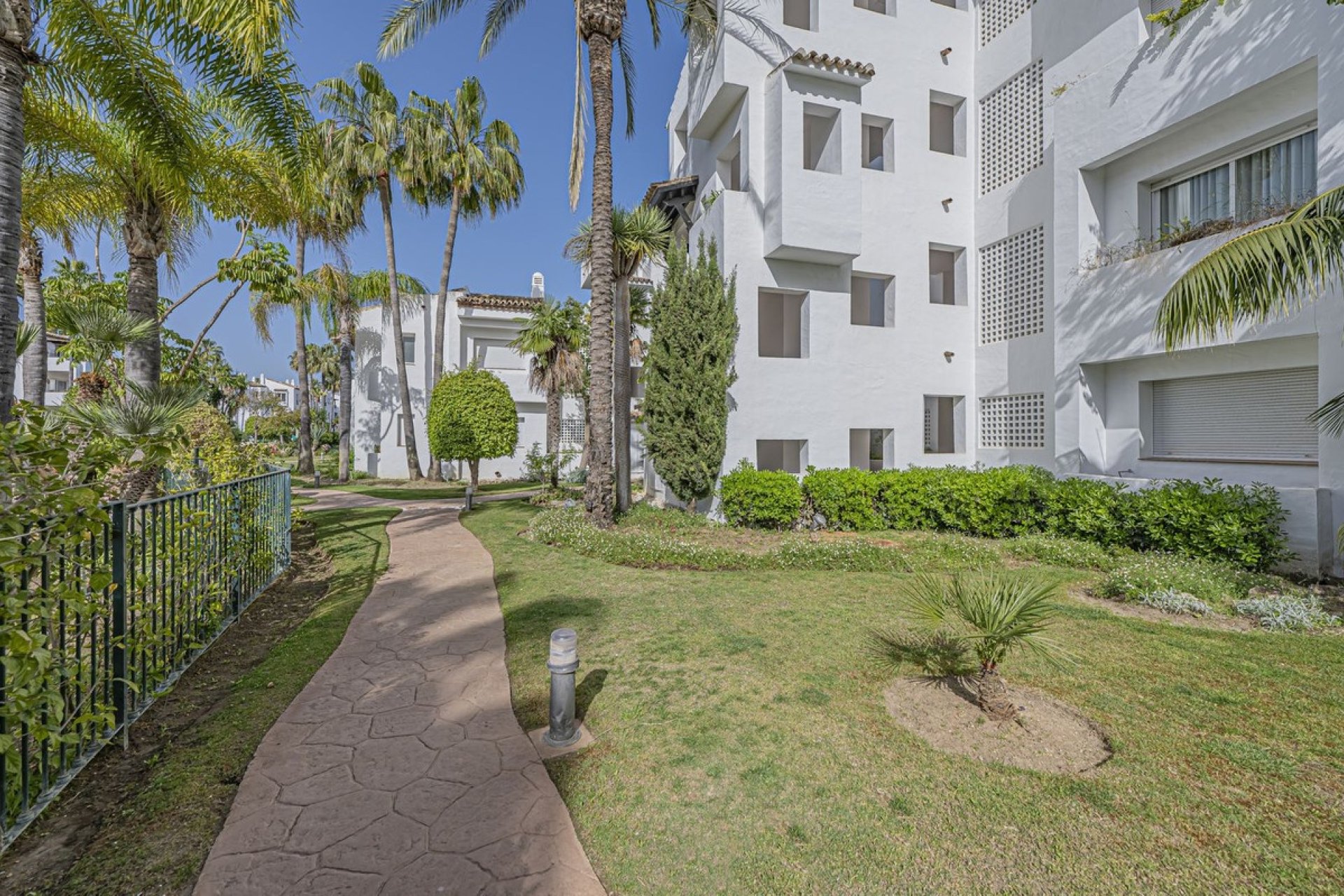 Rynek wtórny - apartment - Estepona - Costalita