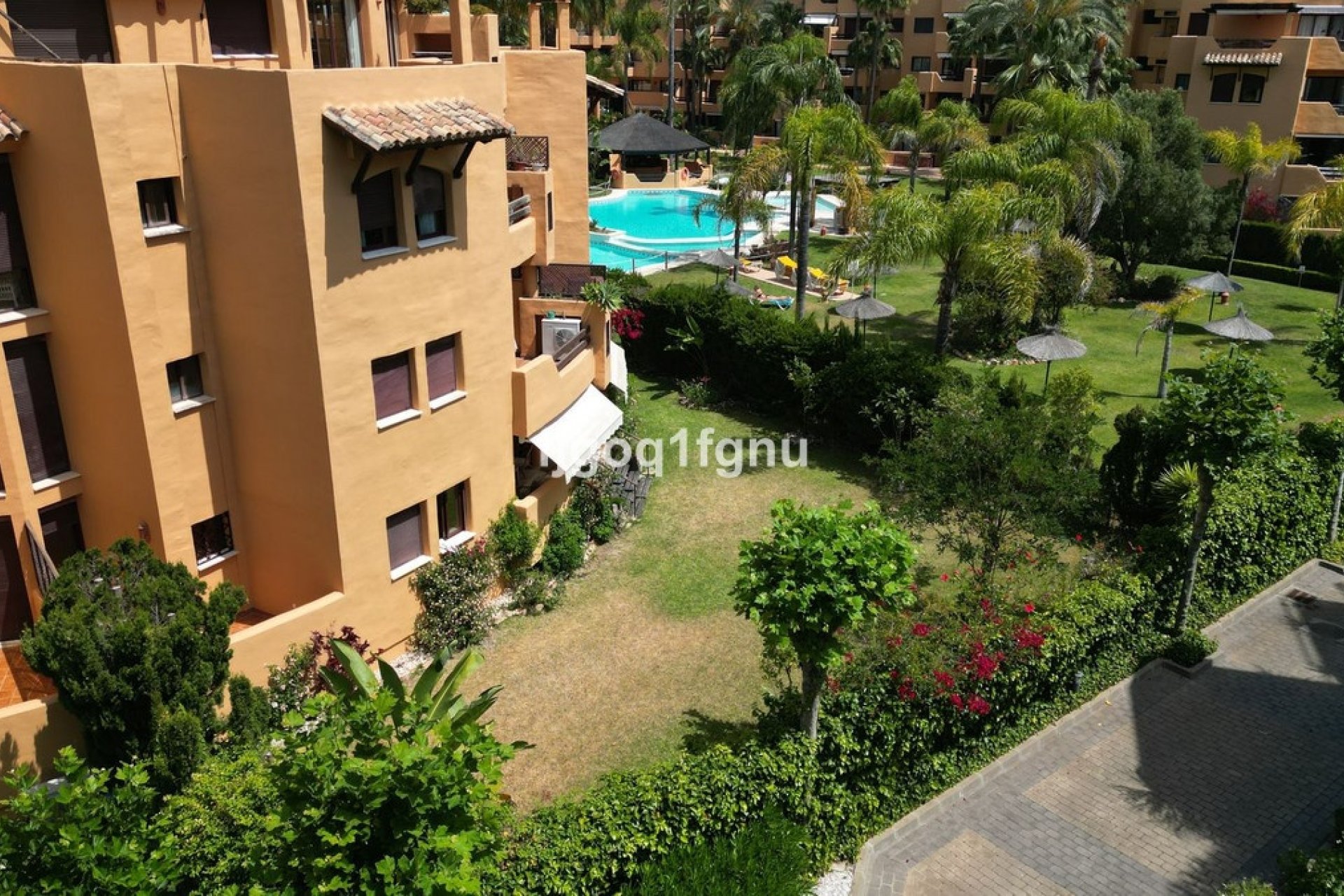 Rynek wtórny - apartment - Estepona - Costalita