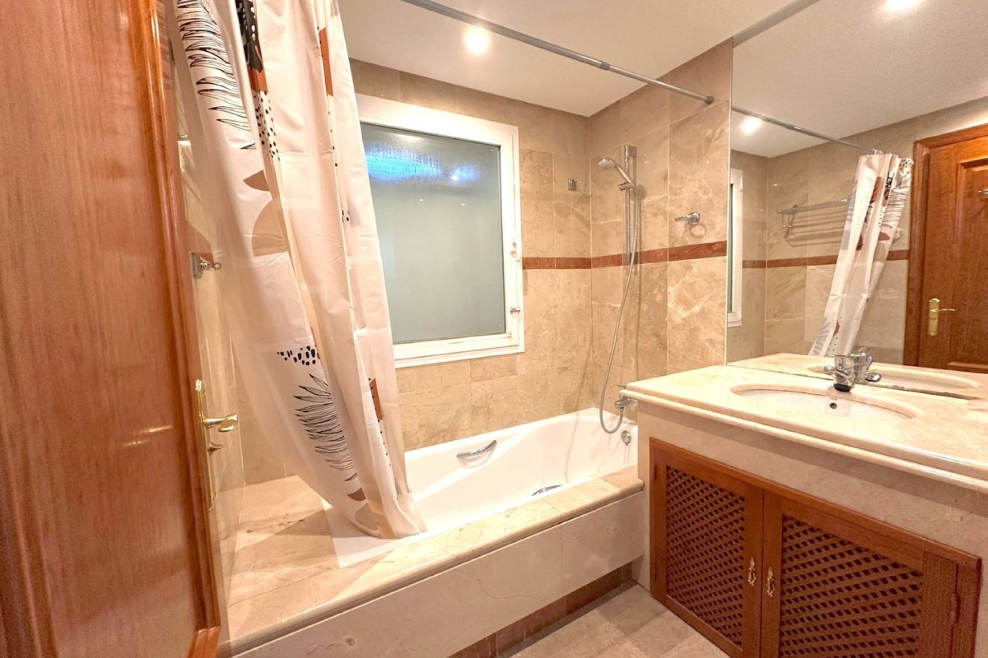 Rynek wtórny - apartment - Estepona - Costalita