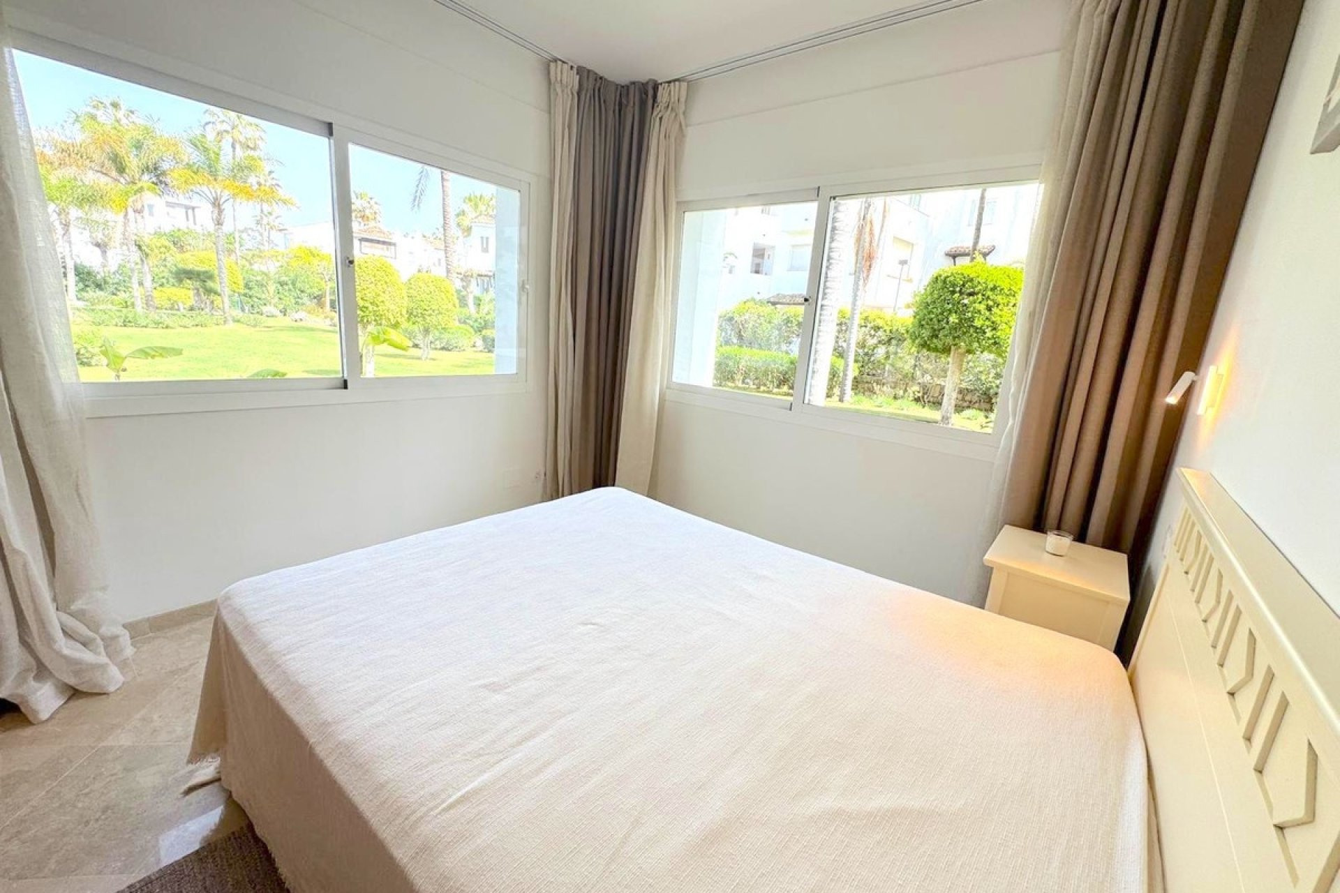 Rynek wtórny - apartment - Estepona - Costalita