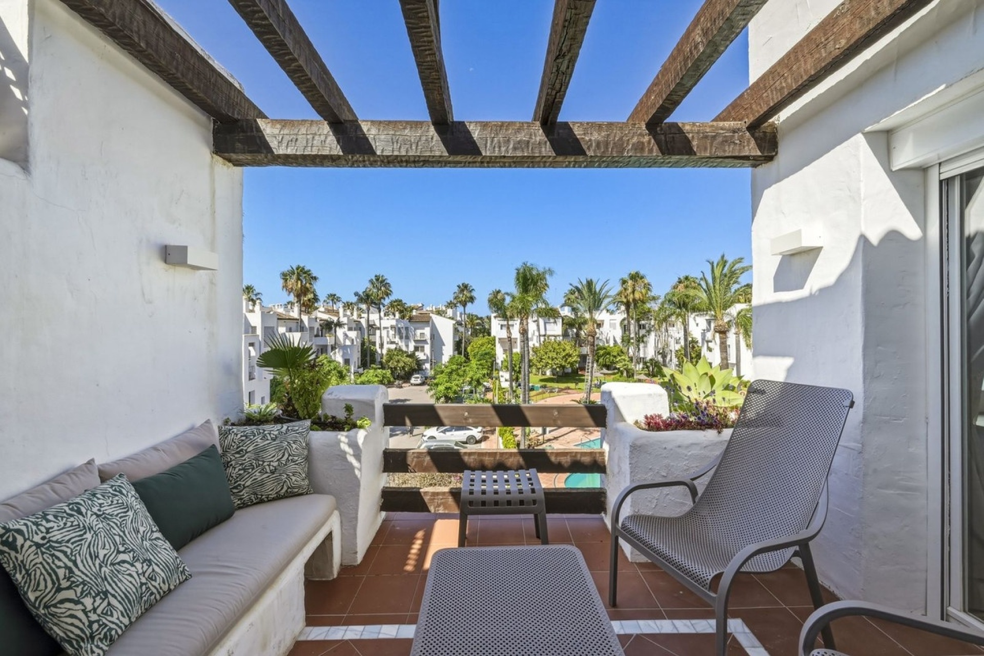 Rynek wtórny - apartment - Estepona - Costalita