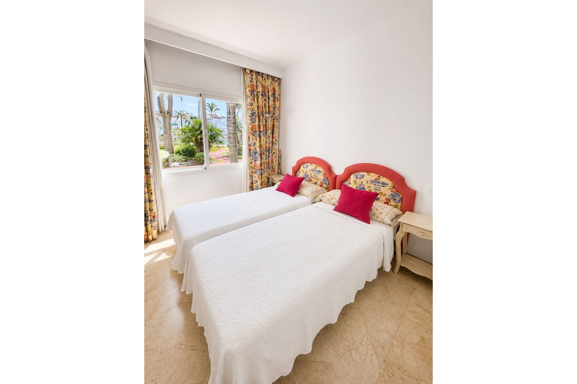 Rynek wtórny - apartment - Estepona - Costalita